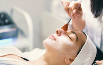 <p>India’s first ever skin spa facial range, a beauty solution made from rare and time tested beauty ingredients from around the world.</p>