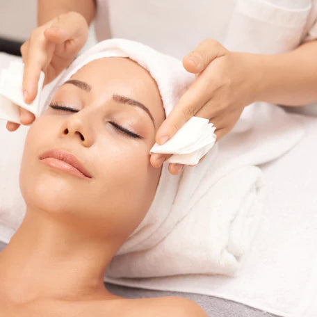 <p>Kiwi repairs collagen and elastin bonds and reduces the appearance of fine lines. It is ideal for women leading a hectic, urban lifestyle.</p>