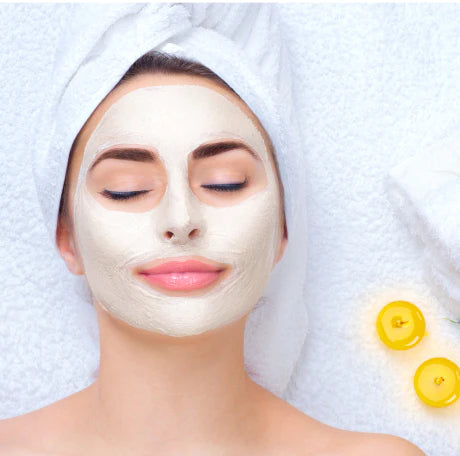 <p>Lacto DeTAN is an effective blend of 3 main ingredients carrot, liquorice and biotic extracts which starts working on skin instantly and removes tanning. They renew and revitalize damage skin cells to remove sun tan, spots and even out the skin tone to reveal naturally radiant and glowing skin.</p>
